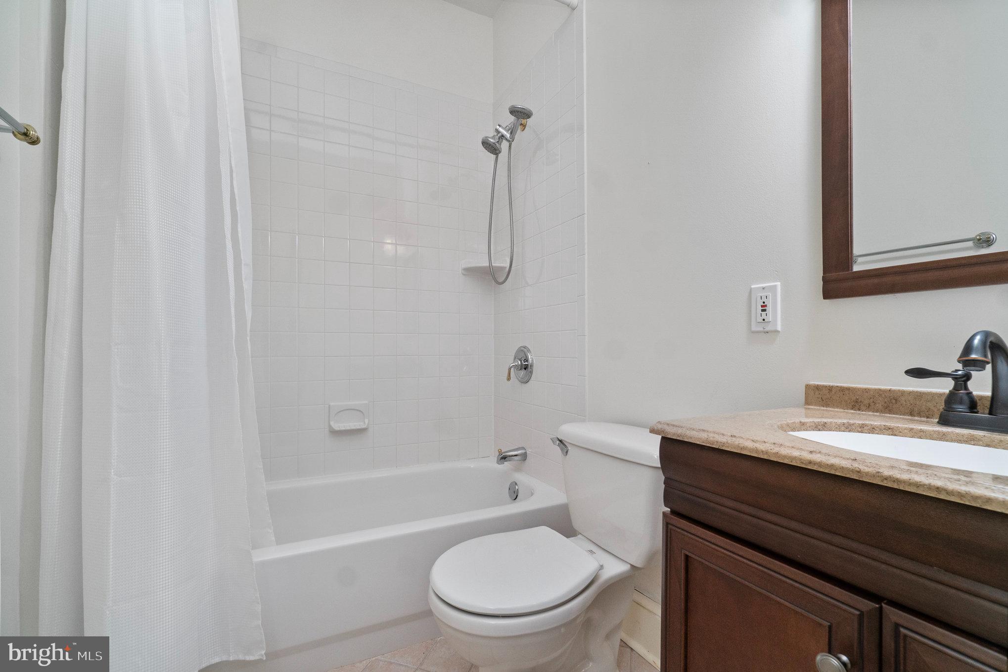 OAKTON - Residential