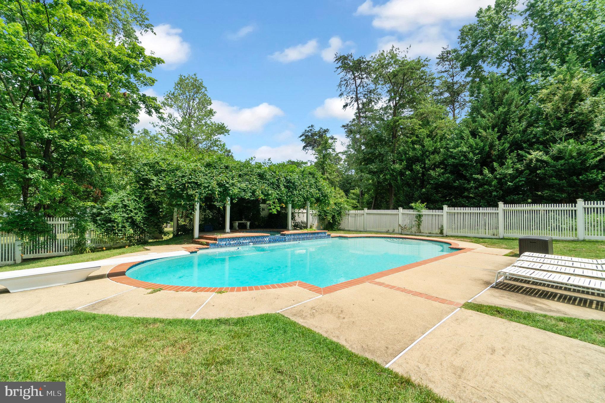 OAKTON - Residential