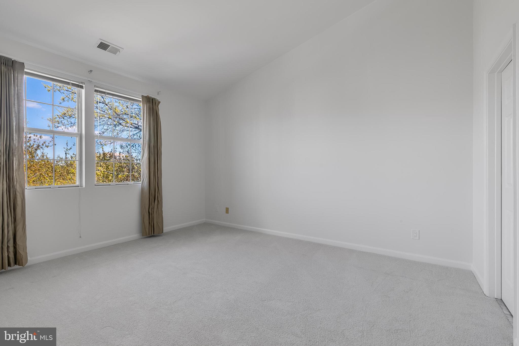 CEDAR LAKES - Residential