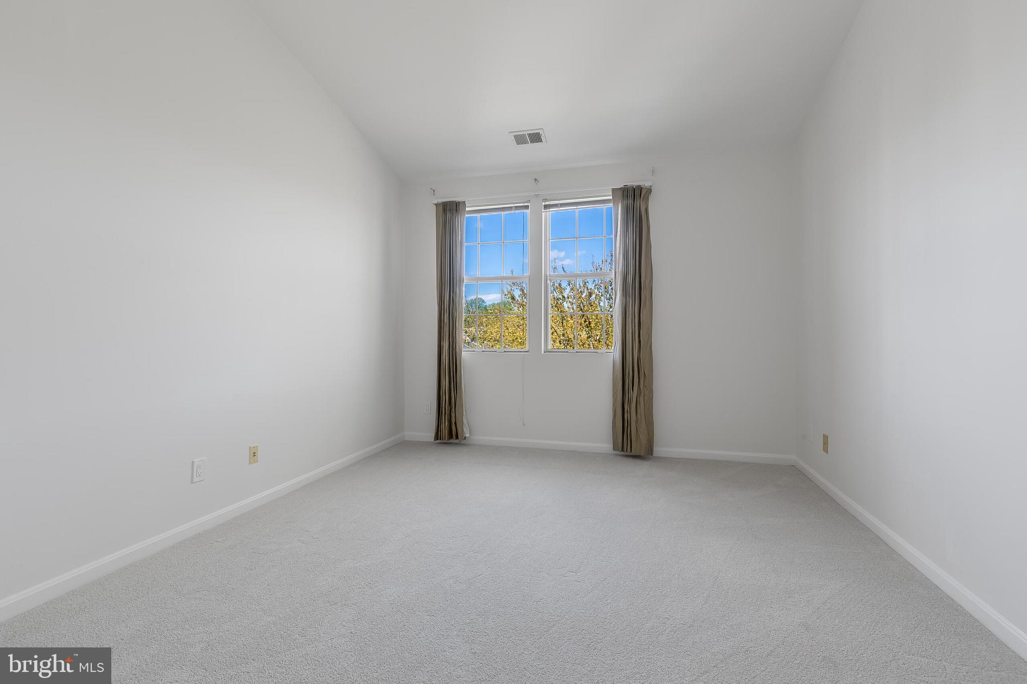 CEDAR LAKES - Residential