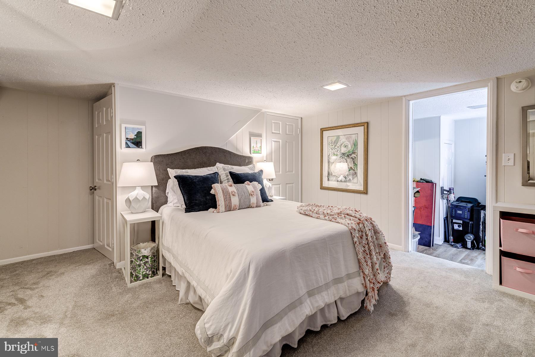 FAIRLINGTON VILLAGE - Residential