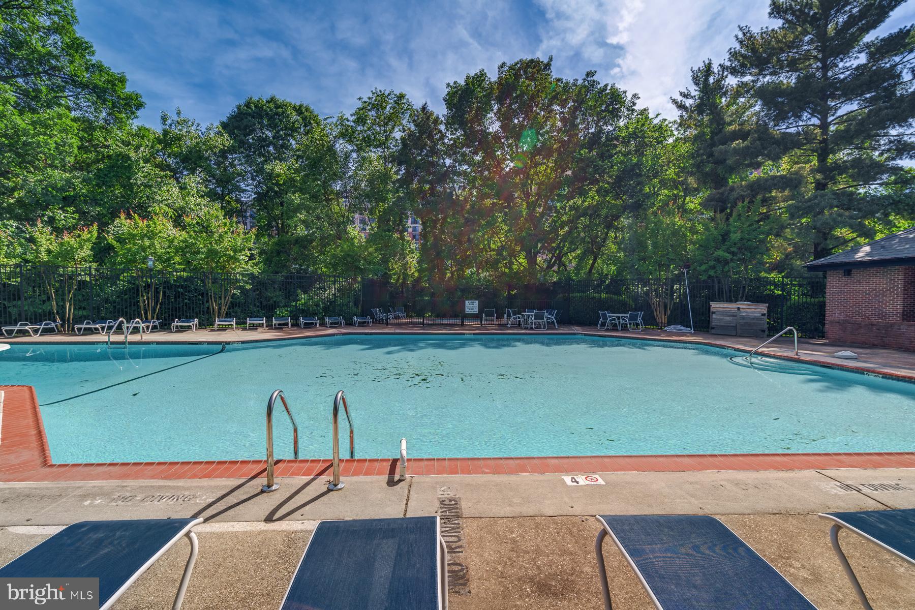 FAIRLINGTON VILLAGE - Residential