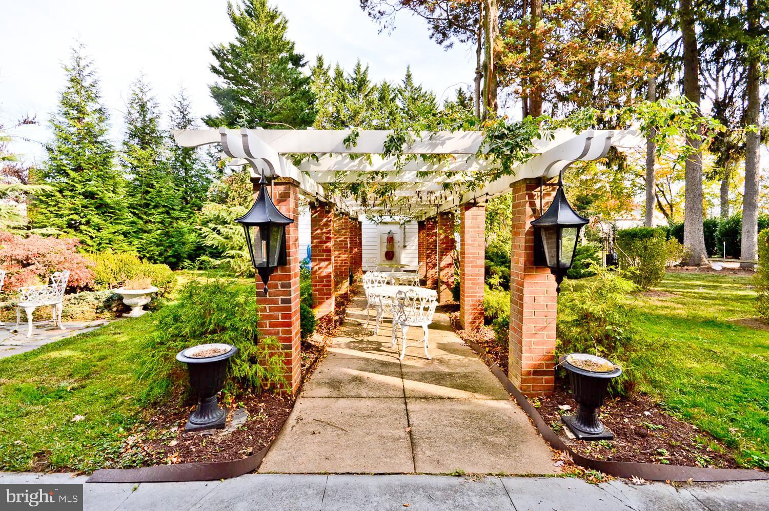 MIDDLEBRIDGE - Residential