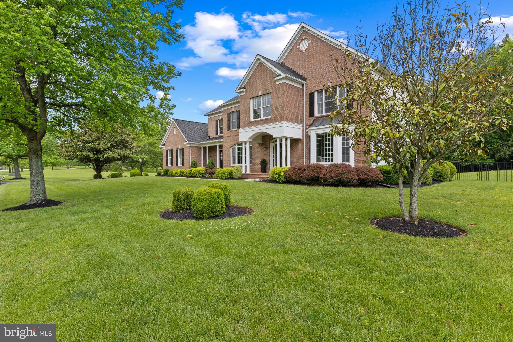 1002 QUEEN ANNES LACE WAY