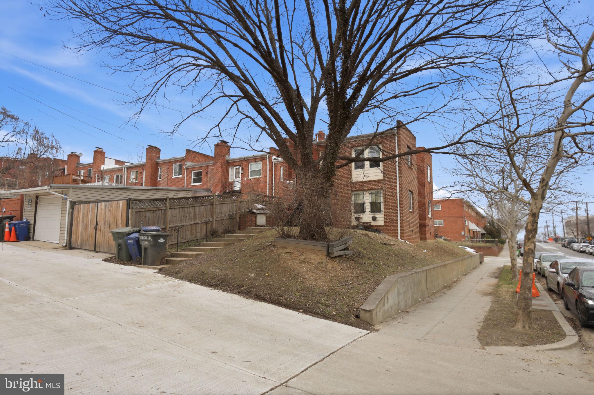 BRENTWOOD - Residential Income