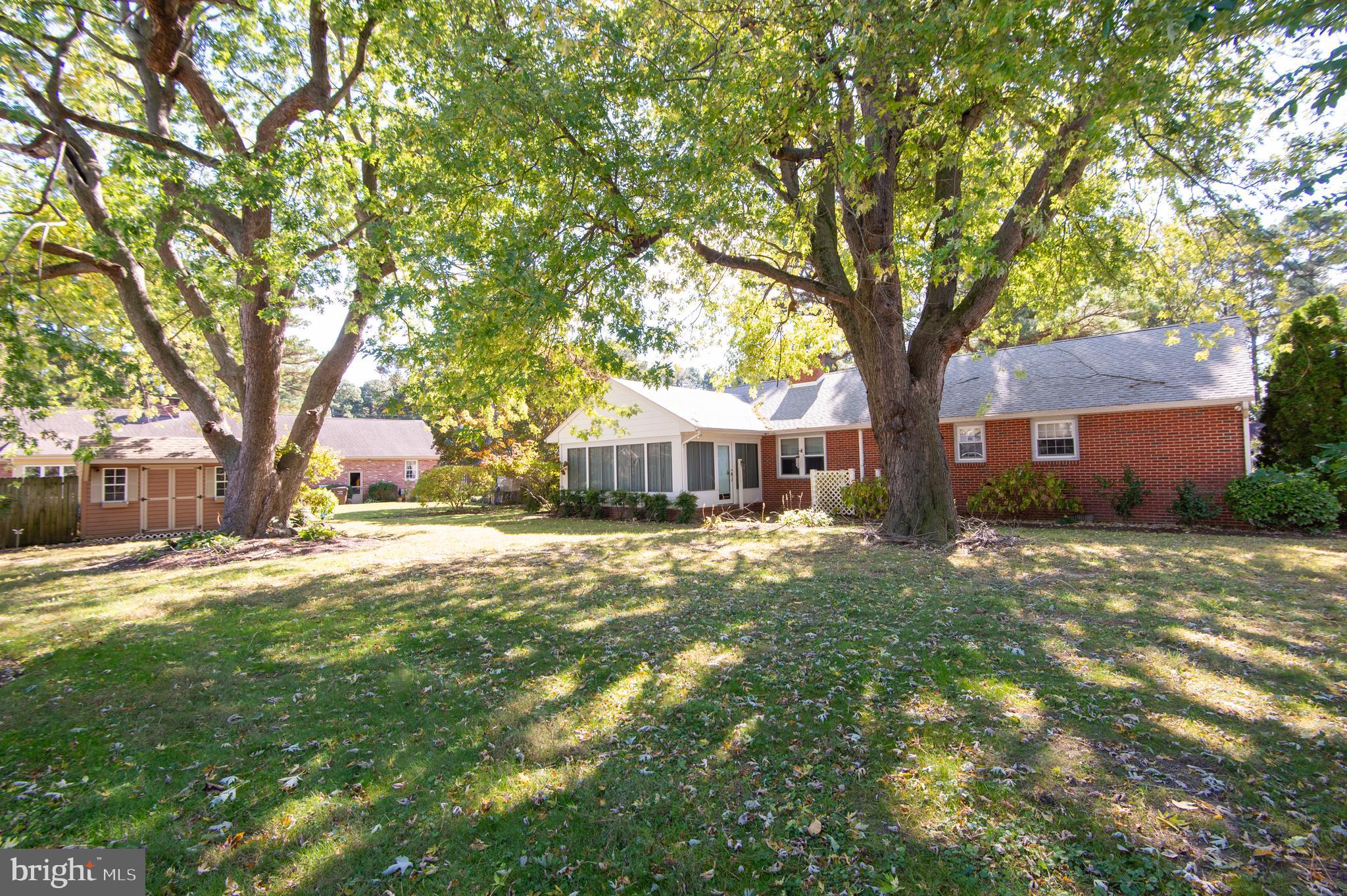 ALGONQUIN - Residential