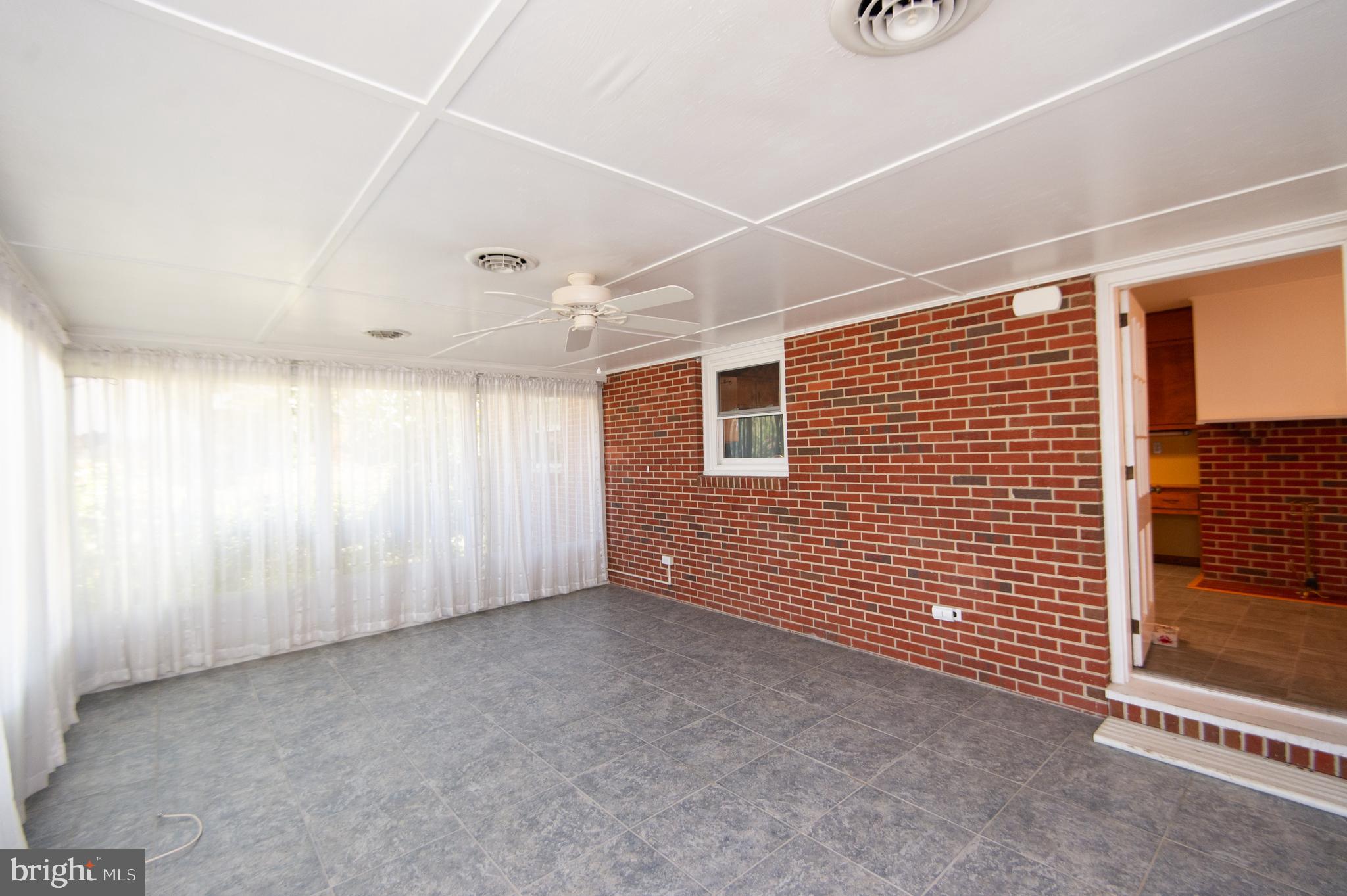 ALGONQUIN - Residential