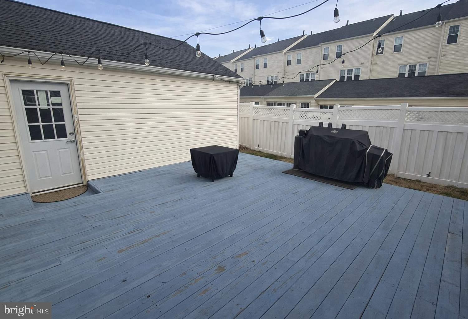 SOUTH RIDING - Residential Lease