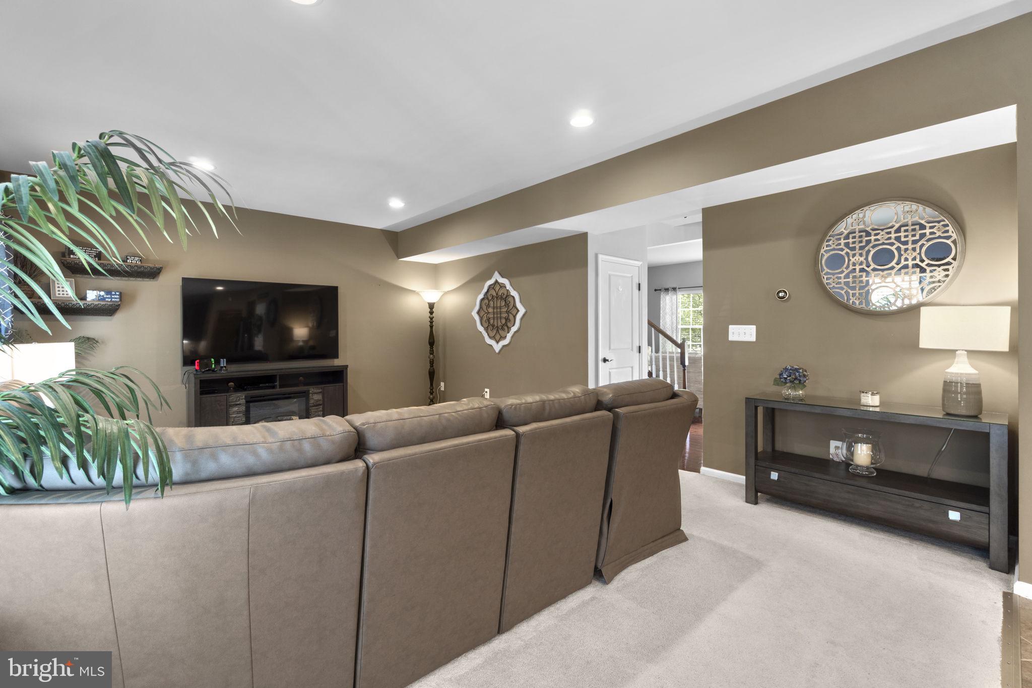 RUSSETT FARMS - Residential