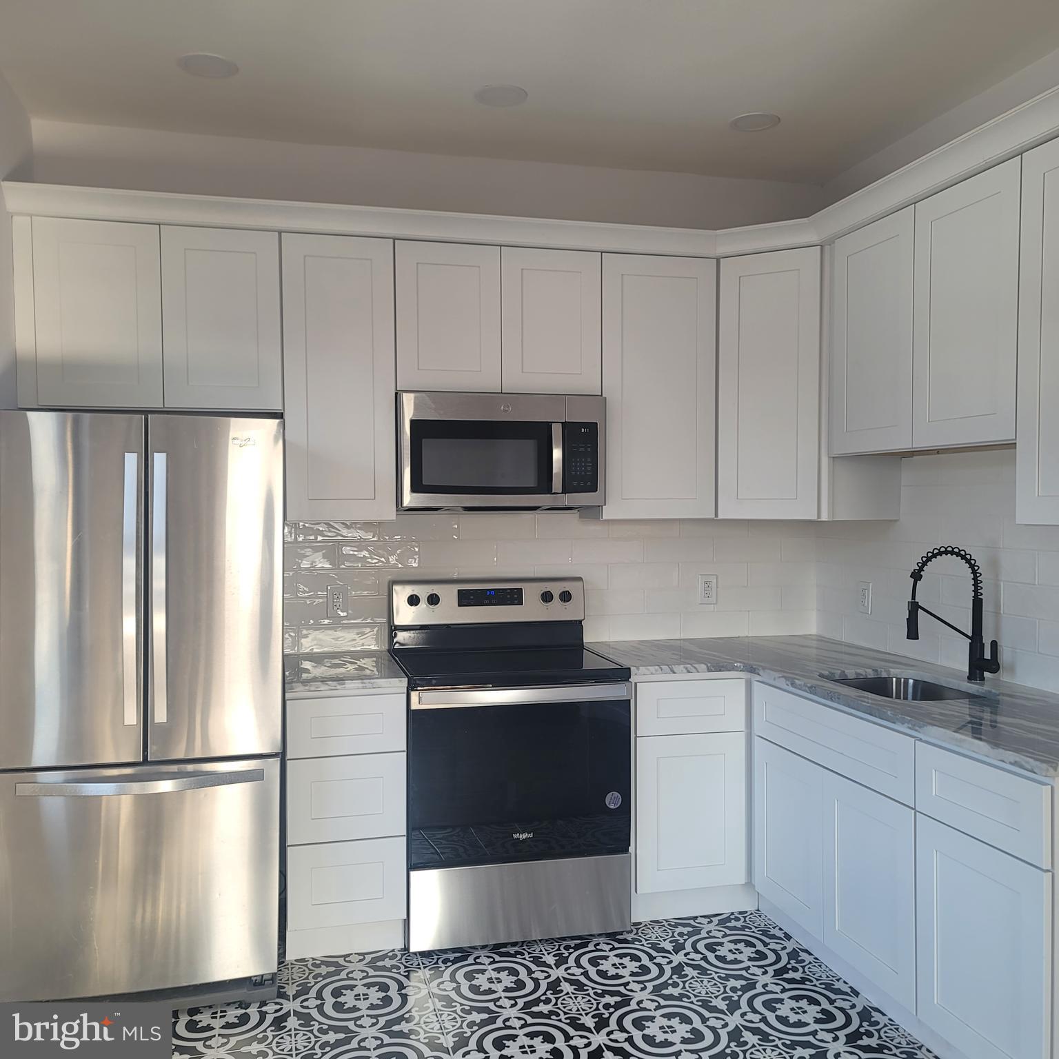 ROXBOROUGH - Residential Lease