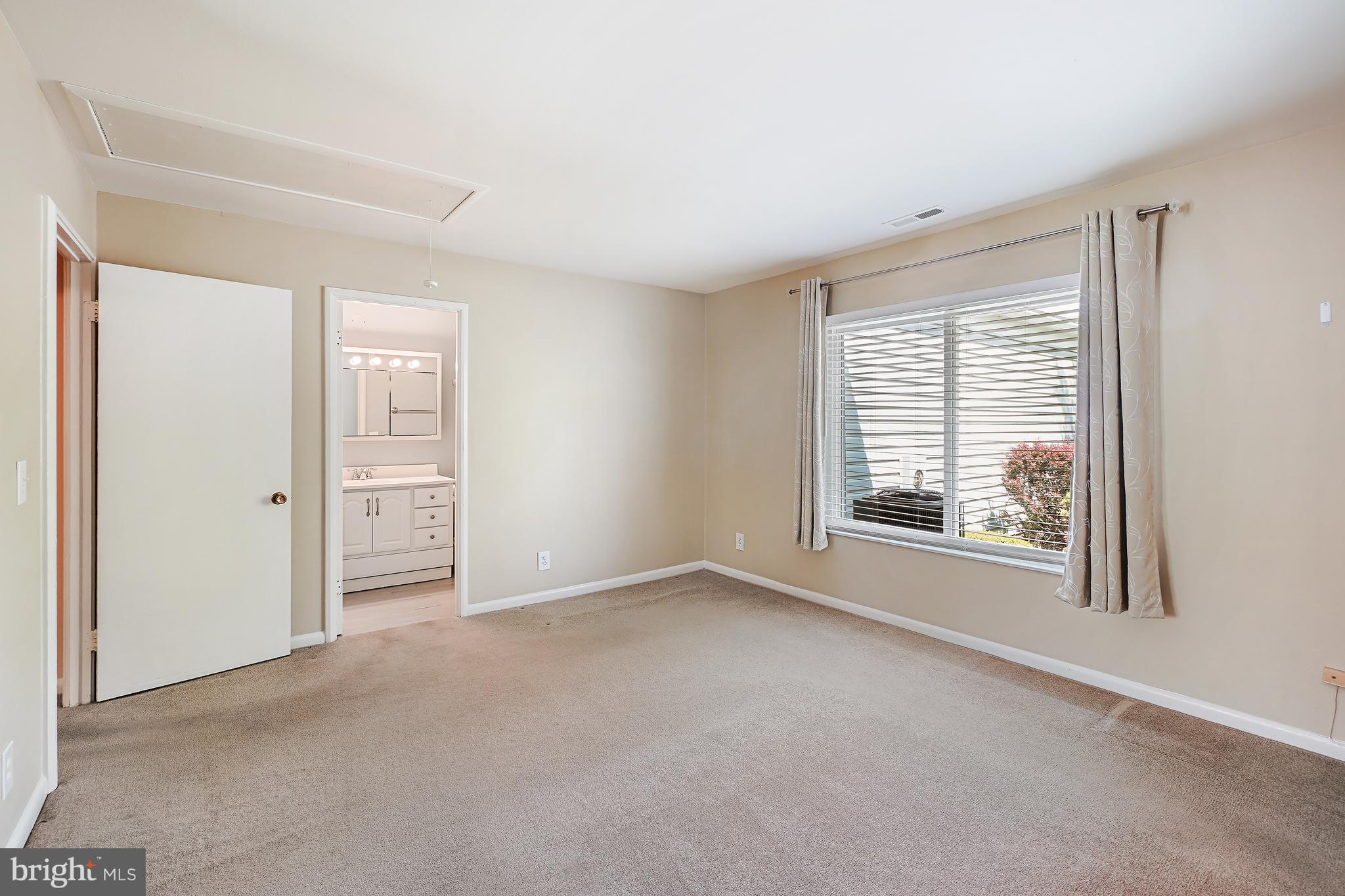 LEISURE WORLD - Residential