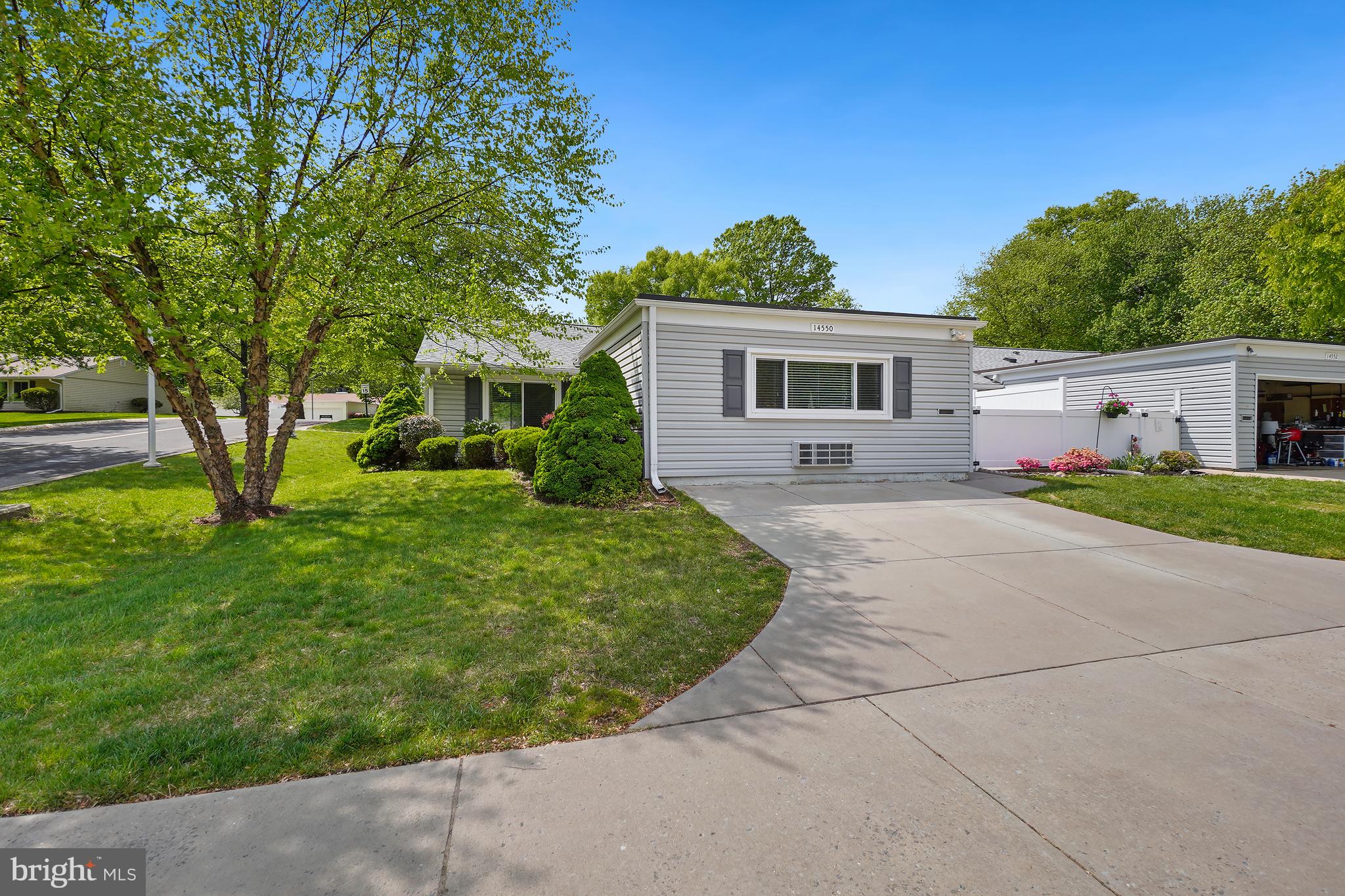 LEISURE WORLD - Residential