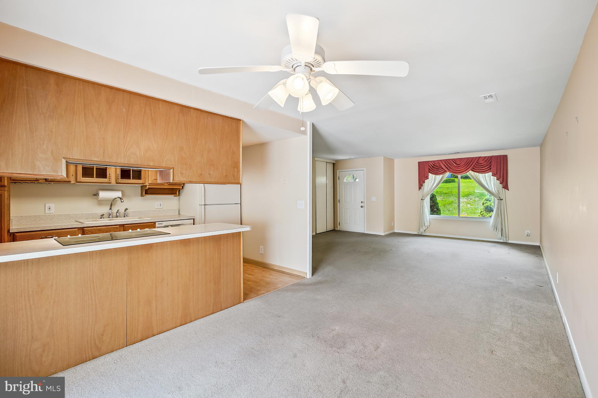 LEISURE WORLD - Residential
