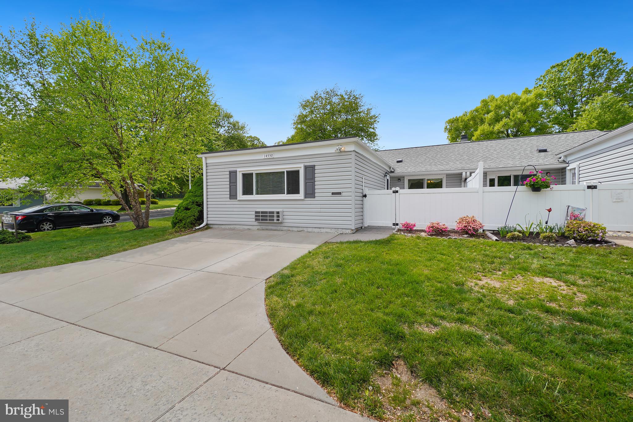LEISURE WORLD - Residential