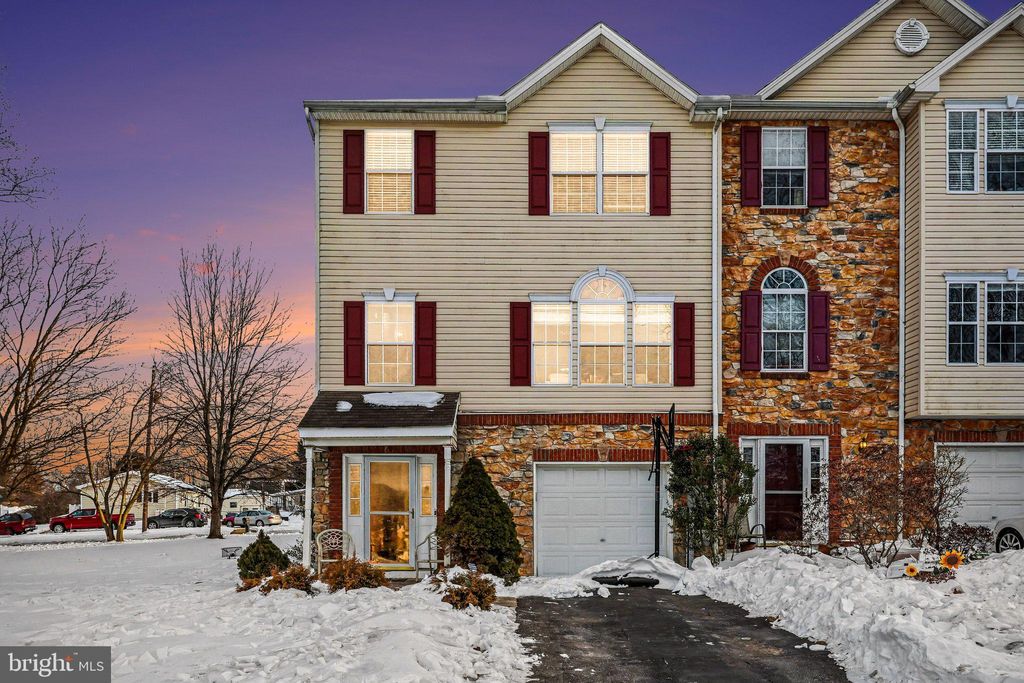 Photo of 16881 Roosevelt Lane, SHREWSBURY, PA 17361 (MLS # PAYK2096128)