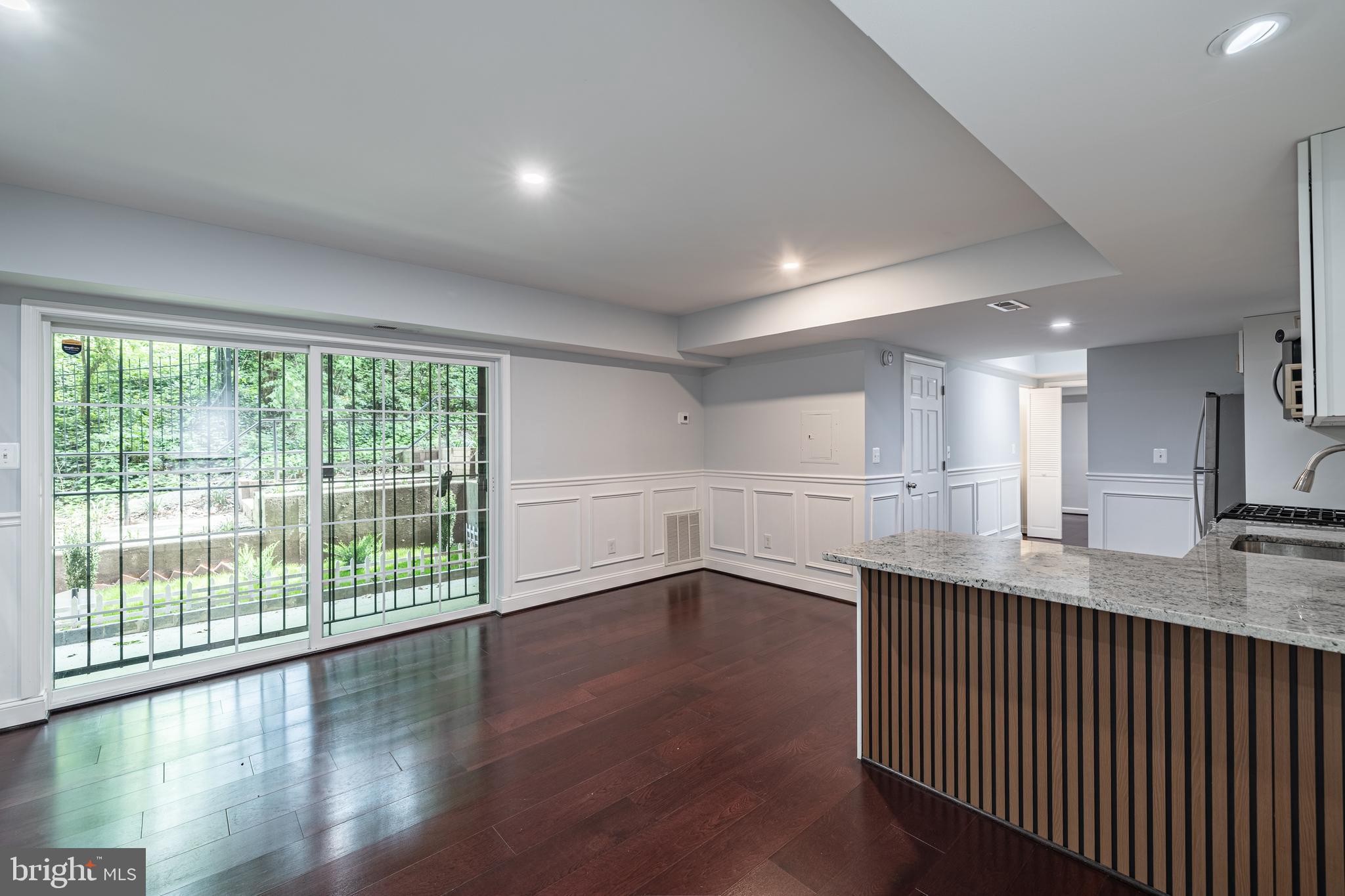 2656 BOWEN ROAD SE 101
