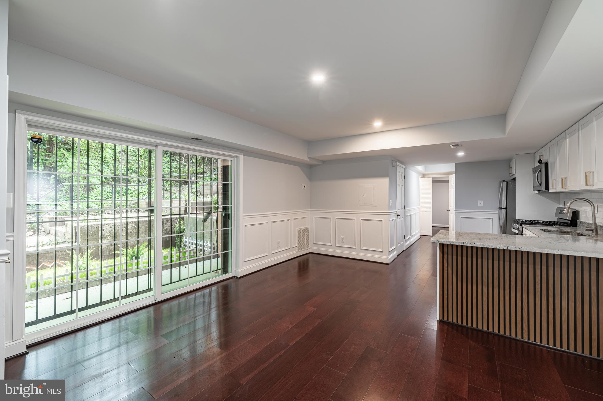 2656 BOWEN ROAD SE 101