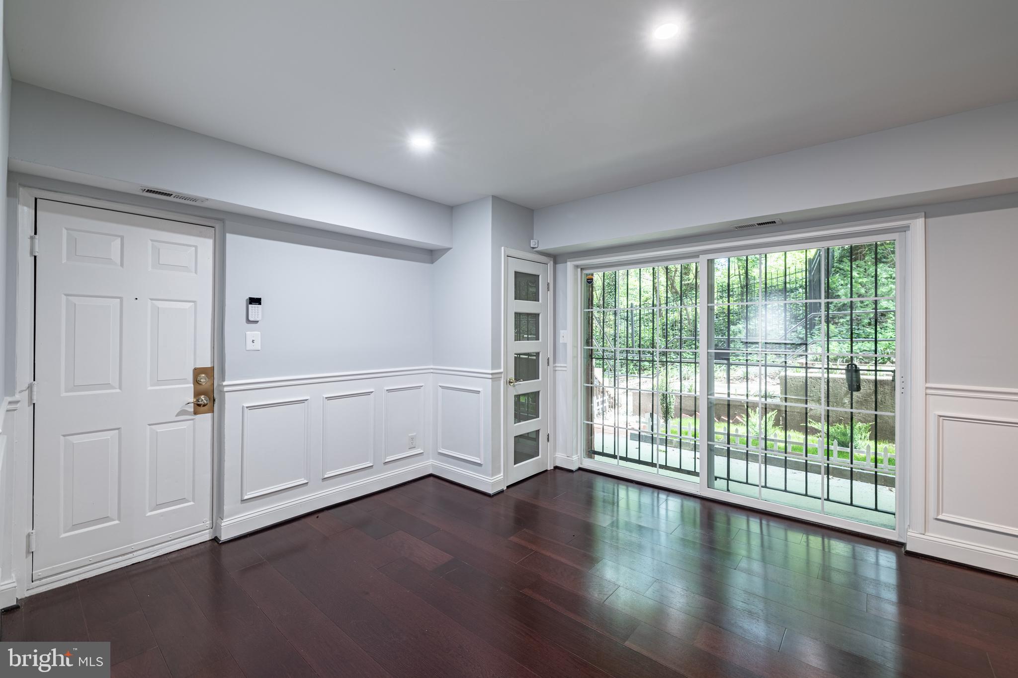 2656 BOWEN ROAD SE 101