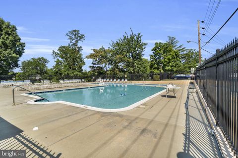 Condo For Sale - 4600 Duke Street #303<br/> Alexandria City County, ALEXANDRIA, VA 22304