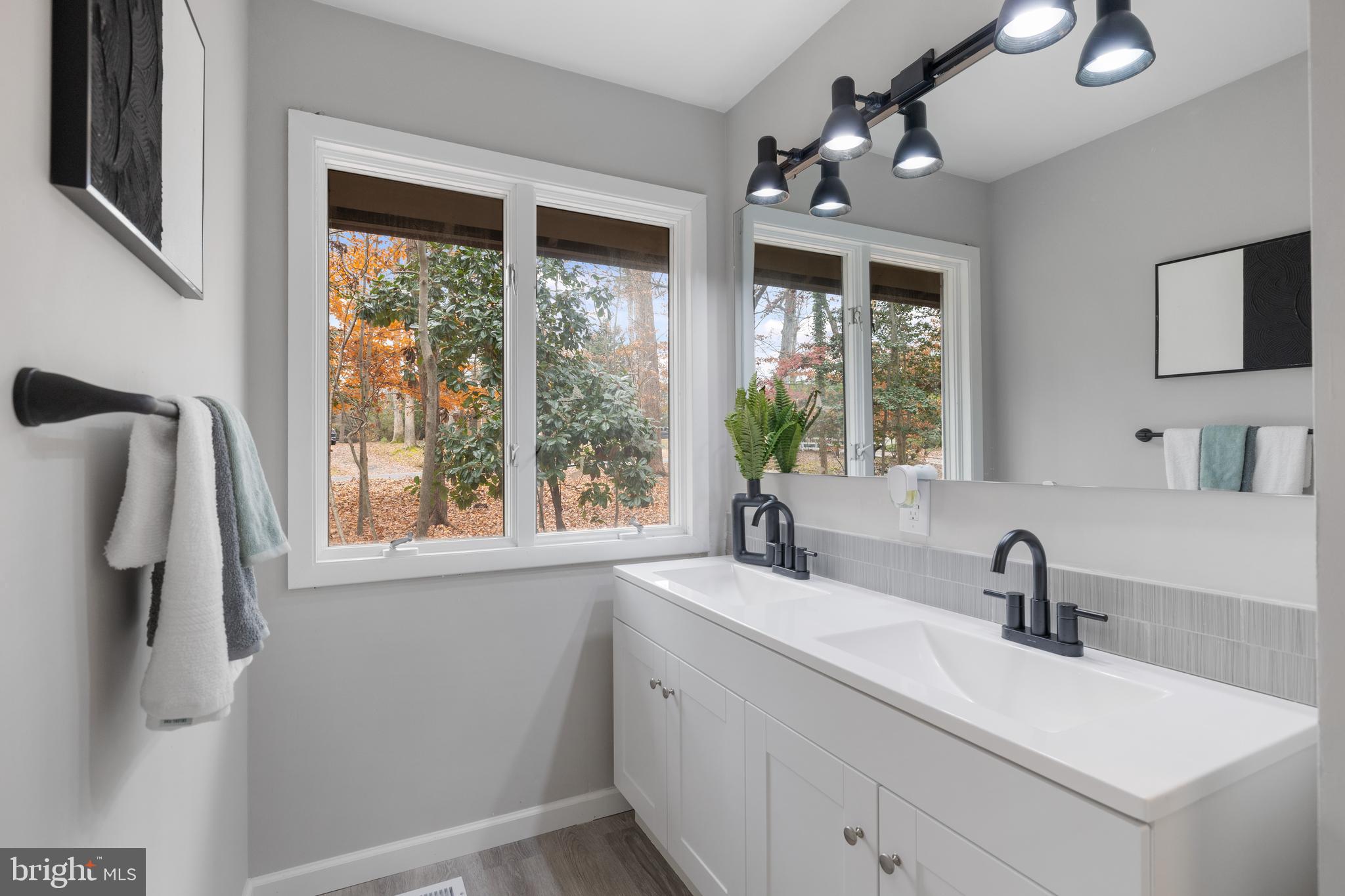 JAMES CITY - Residential