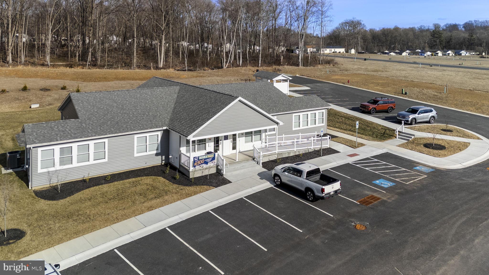 CINNAMON WOODS - Residential