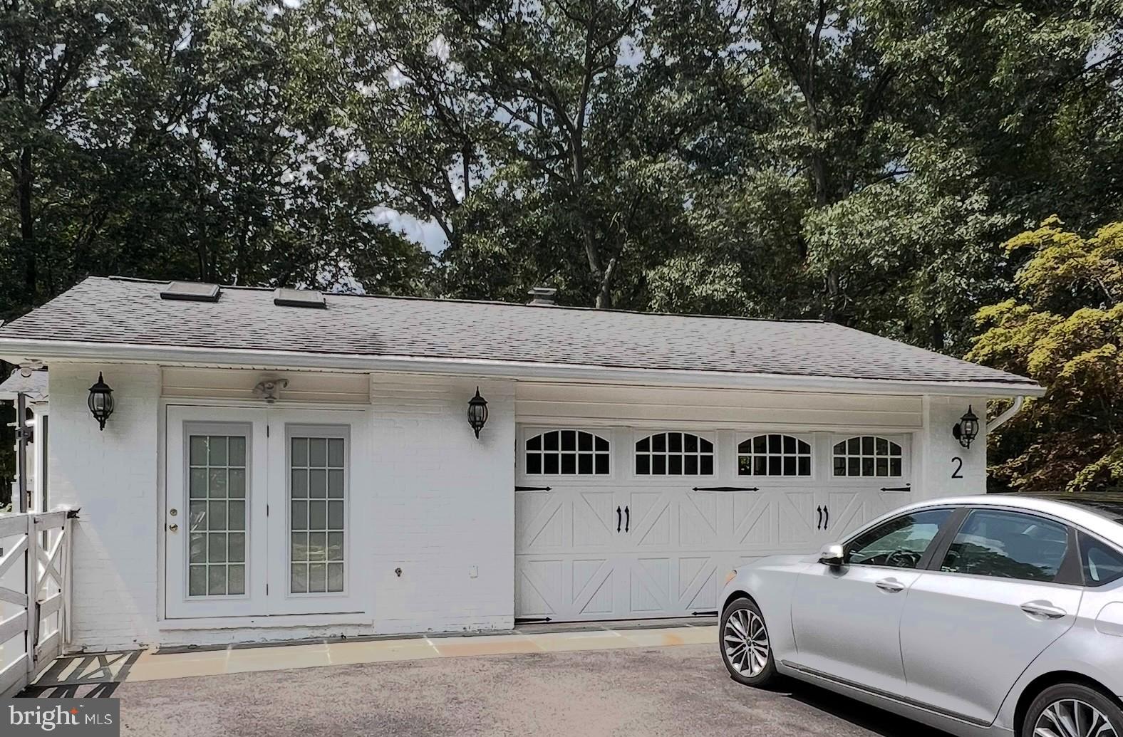 2 GRIFFITH COURT