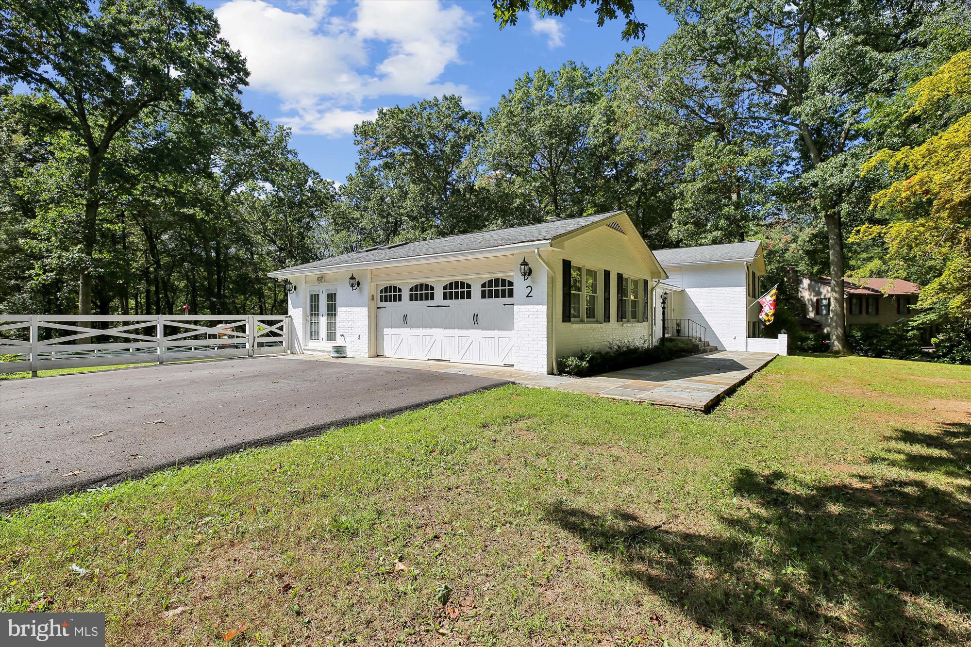 2 GRIFFITH COURT