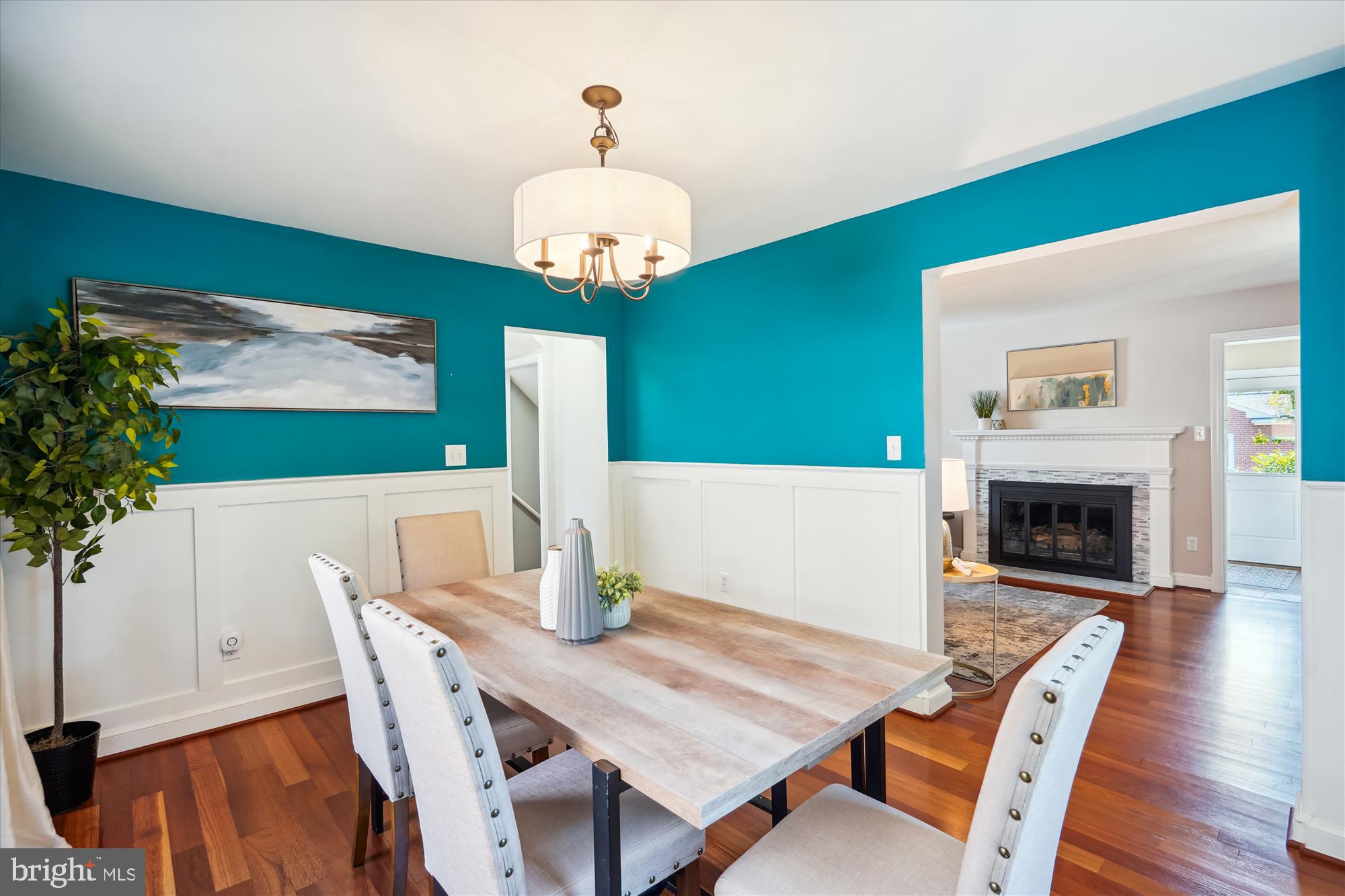 OVER LEE KNOLLS - Residential