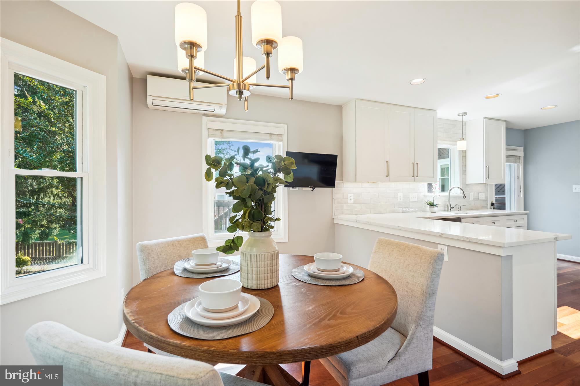 OVER LEE KNOLLS - Residential