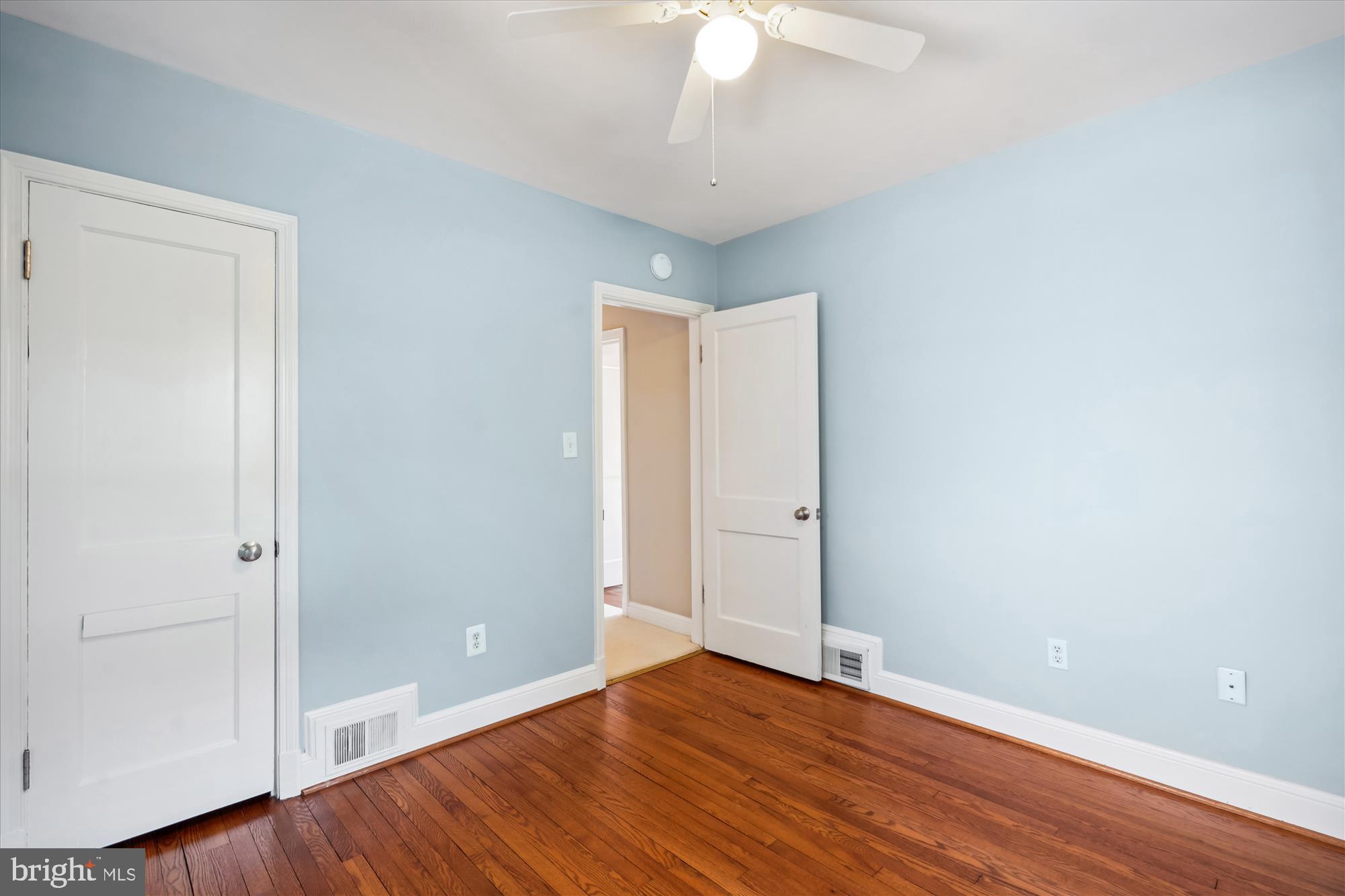 OVER LEE KNOLLS - Residential