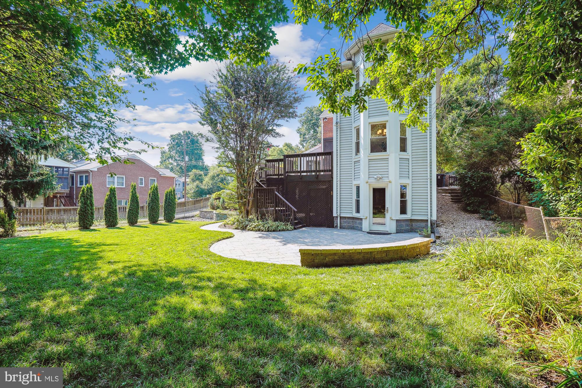 OVER LEE KNOLLS - Residential