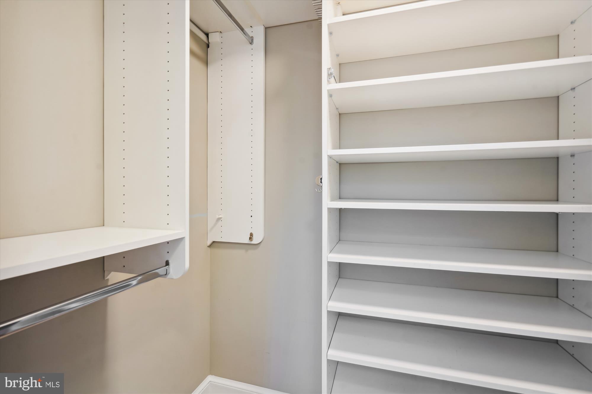 OVER LEE KNOLLS - Residential