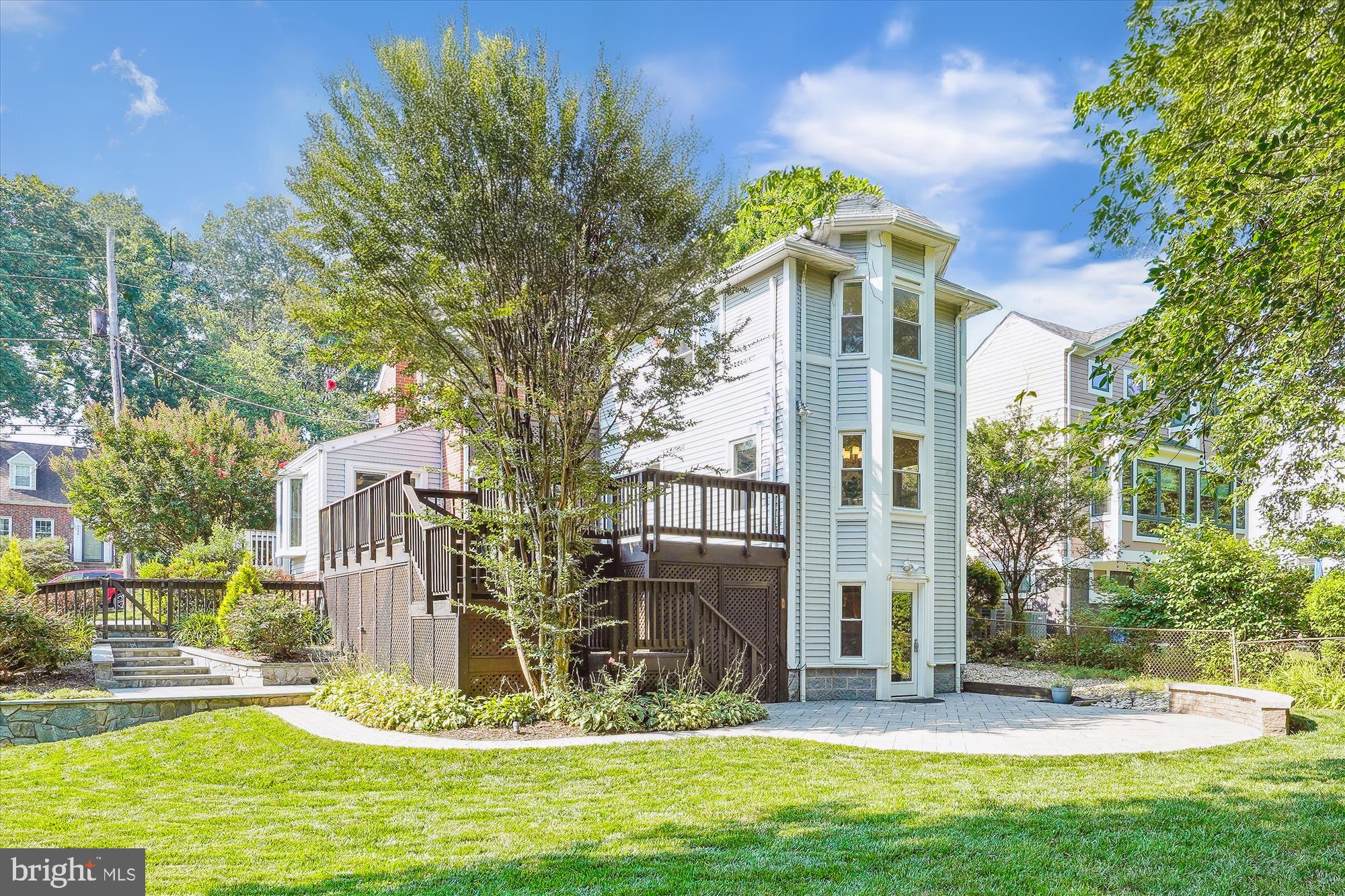 OVER LEE KNOLLS - Residential