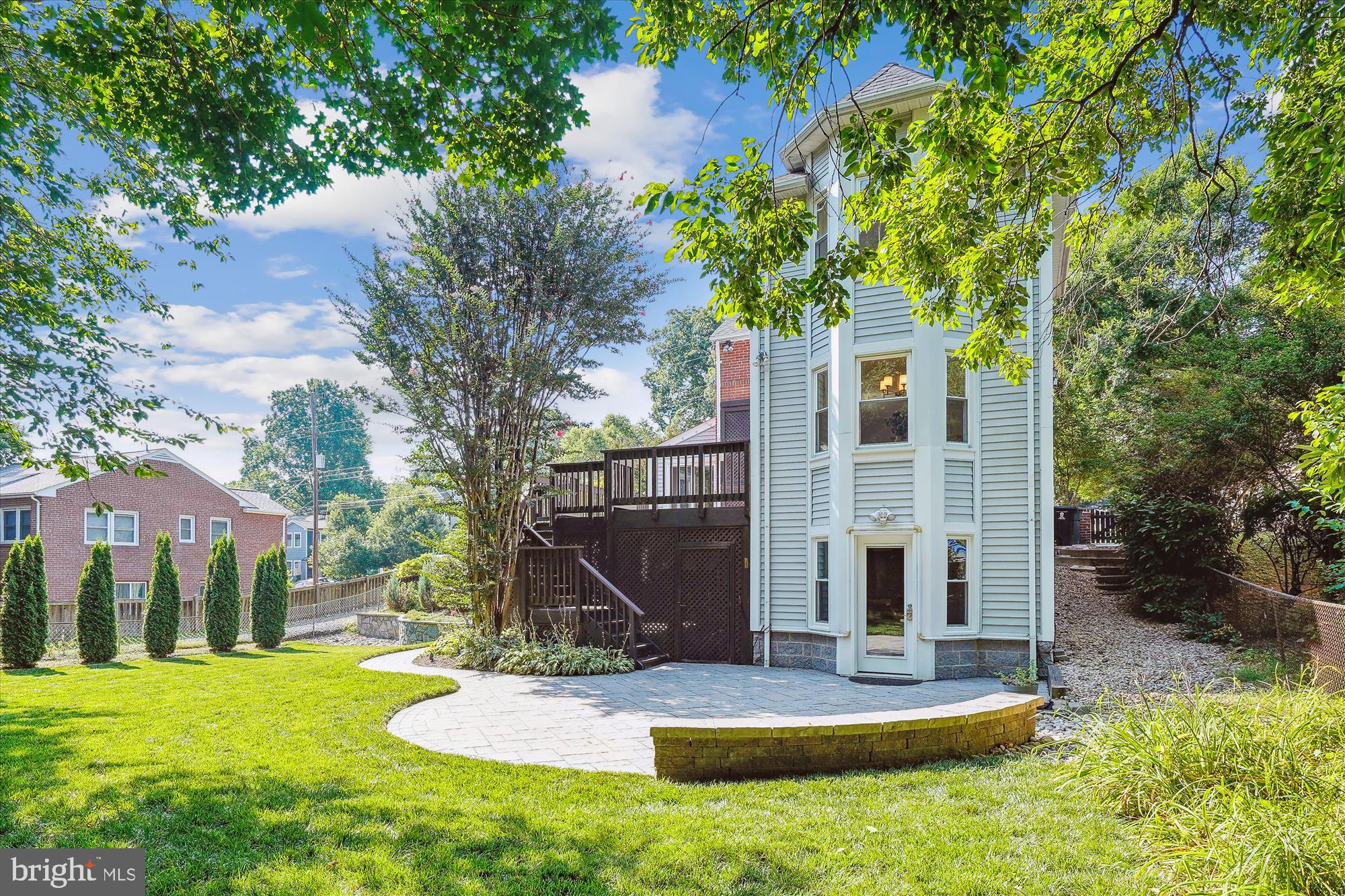 OVER LEE KNOLLS - Residential