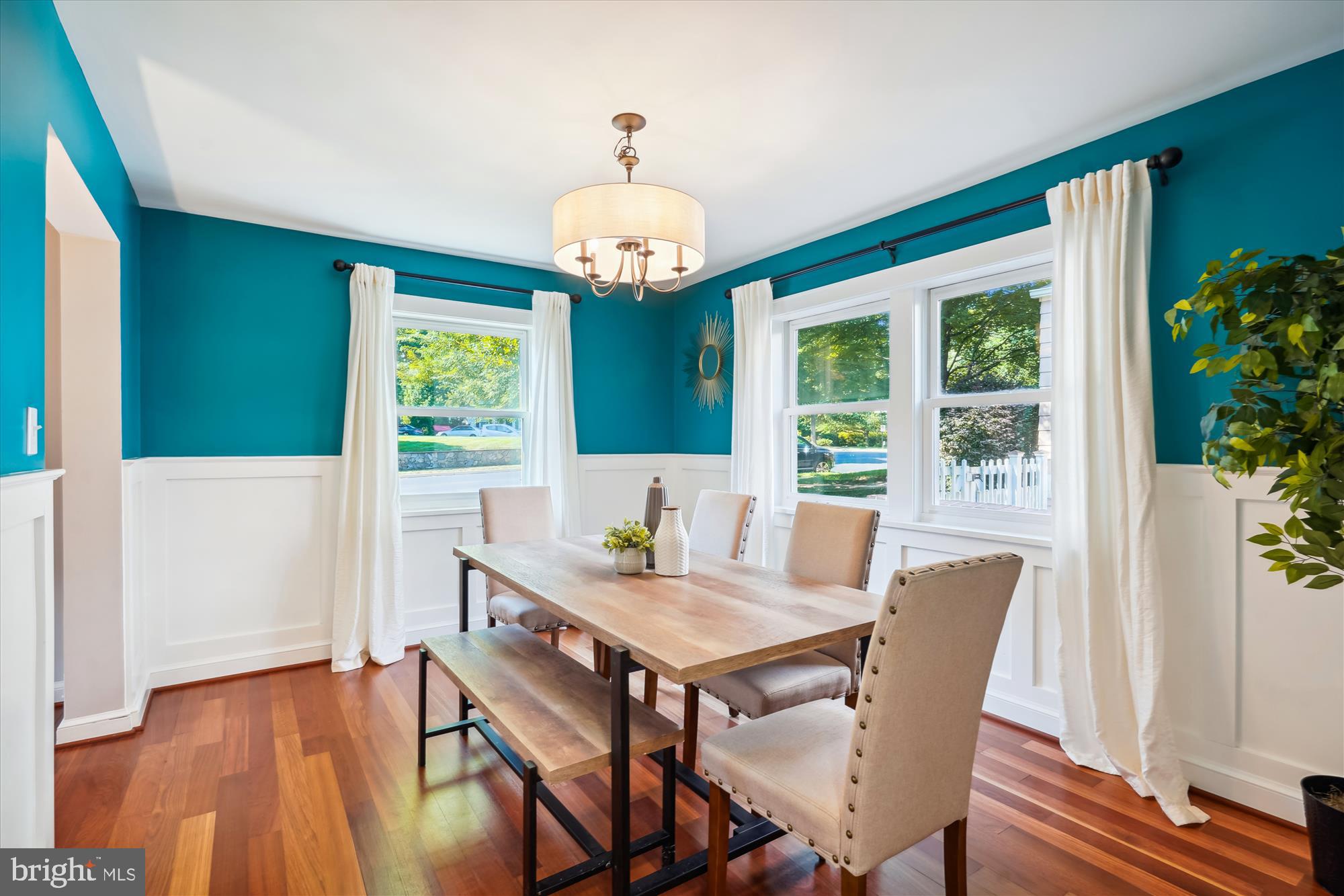 OVER LEE KNOLLS - Residential