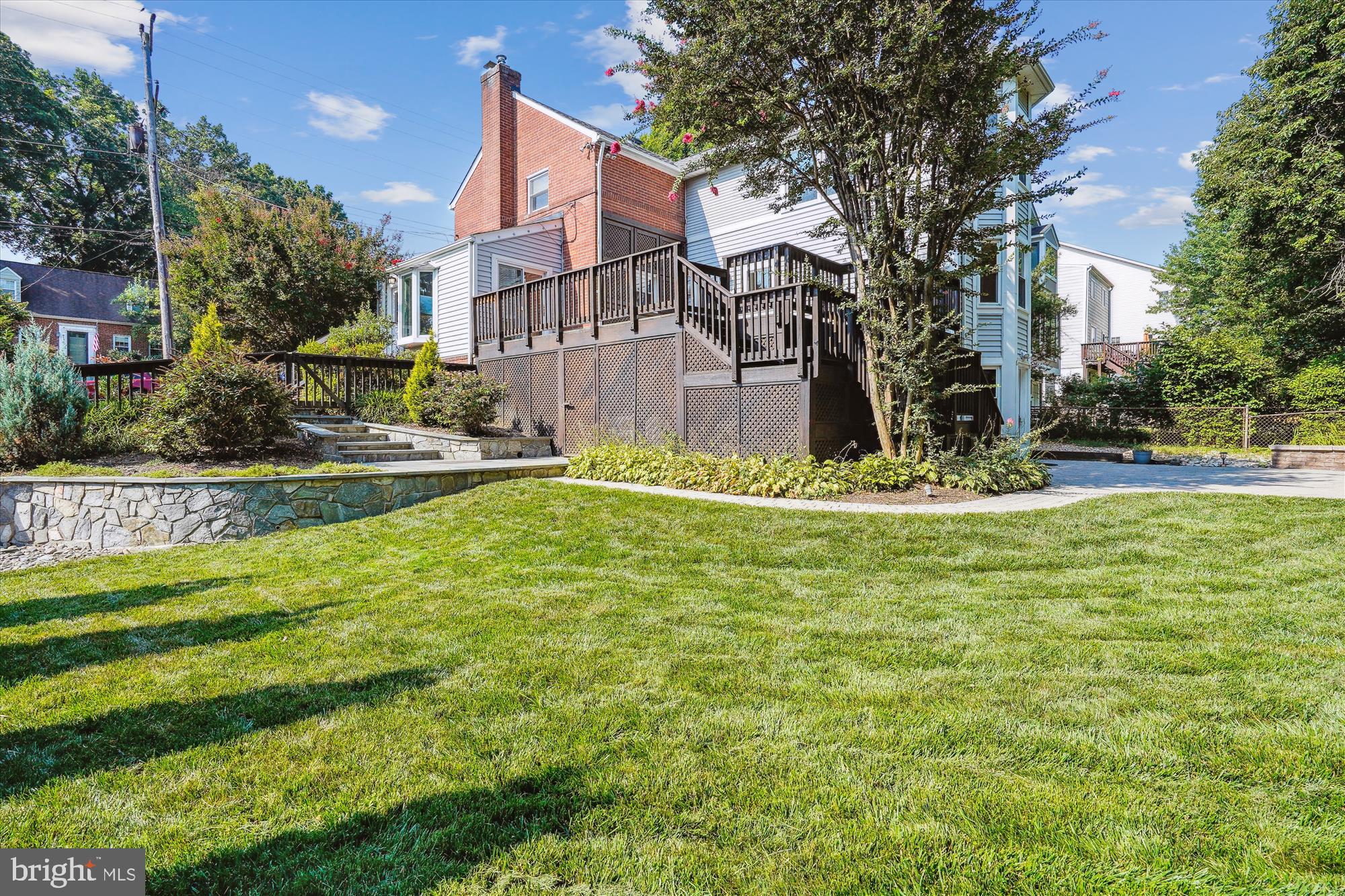 OVER LEE KNOLLS - Residential