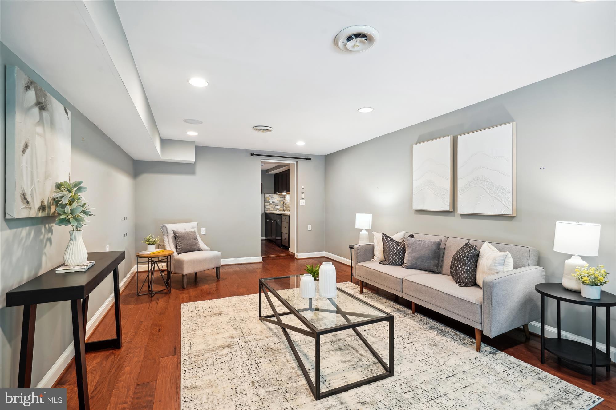 OVER LEE KNOLLS - Residential