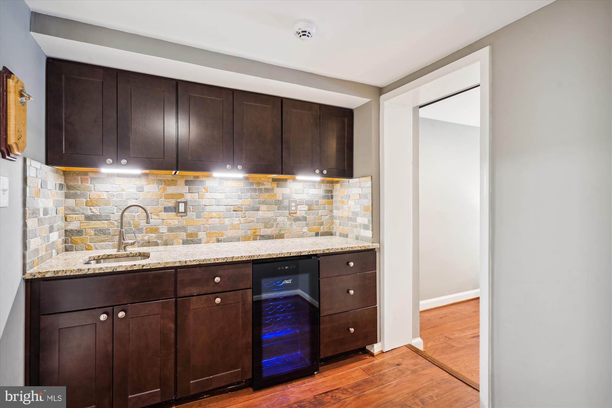 OVER LEE KNOLLS - Residential