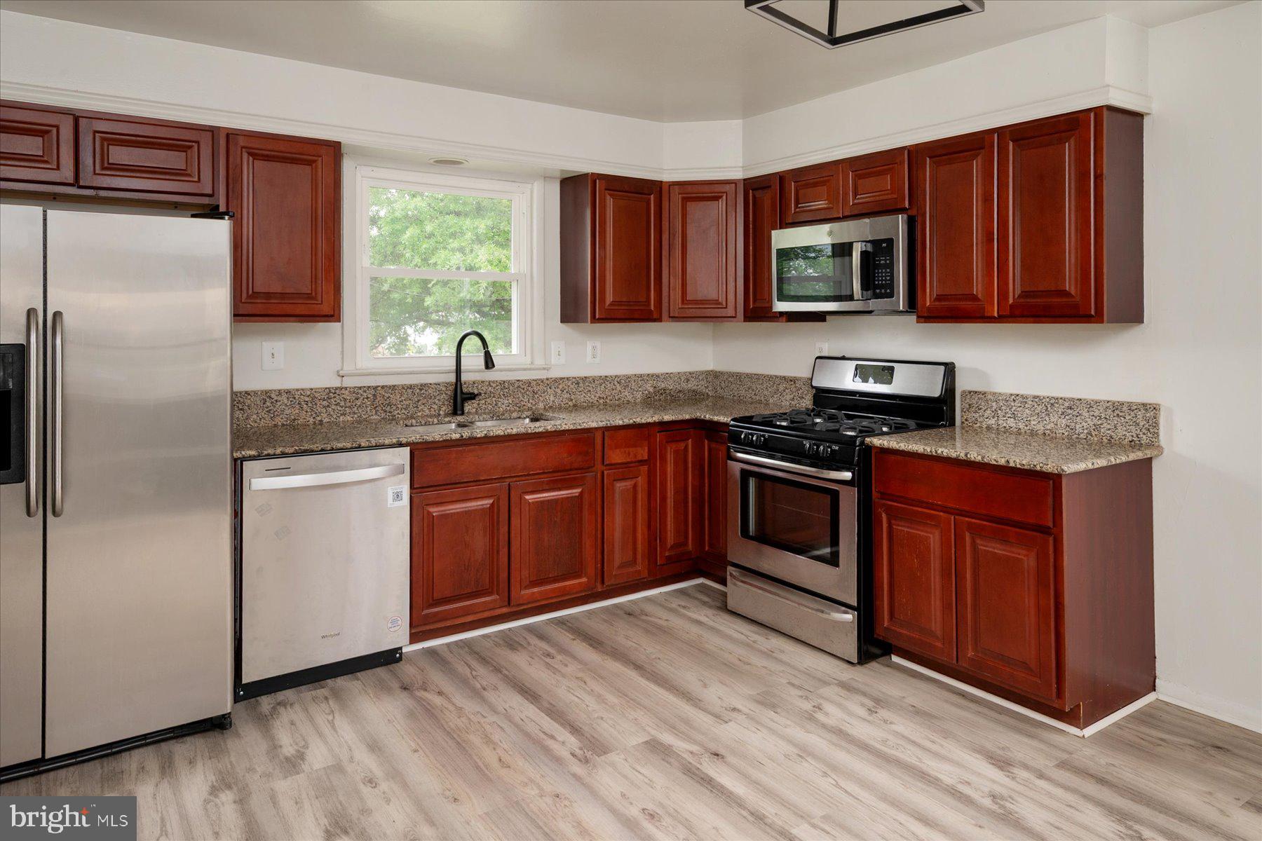 HAMILTON HILLS - Residential