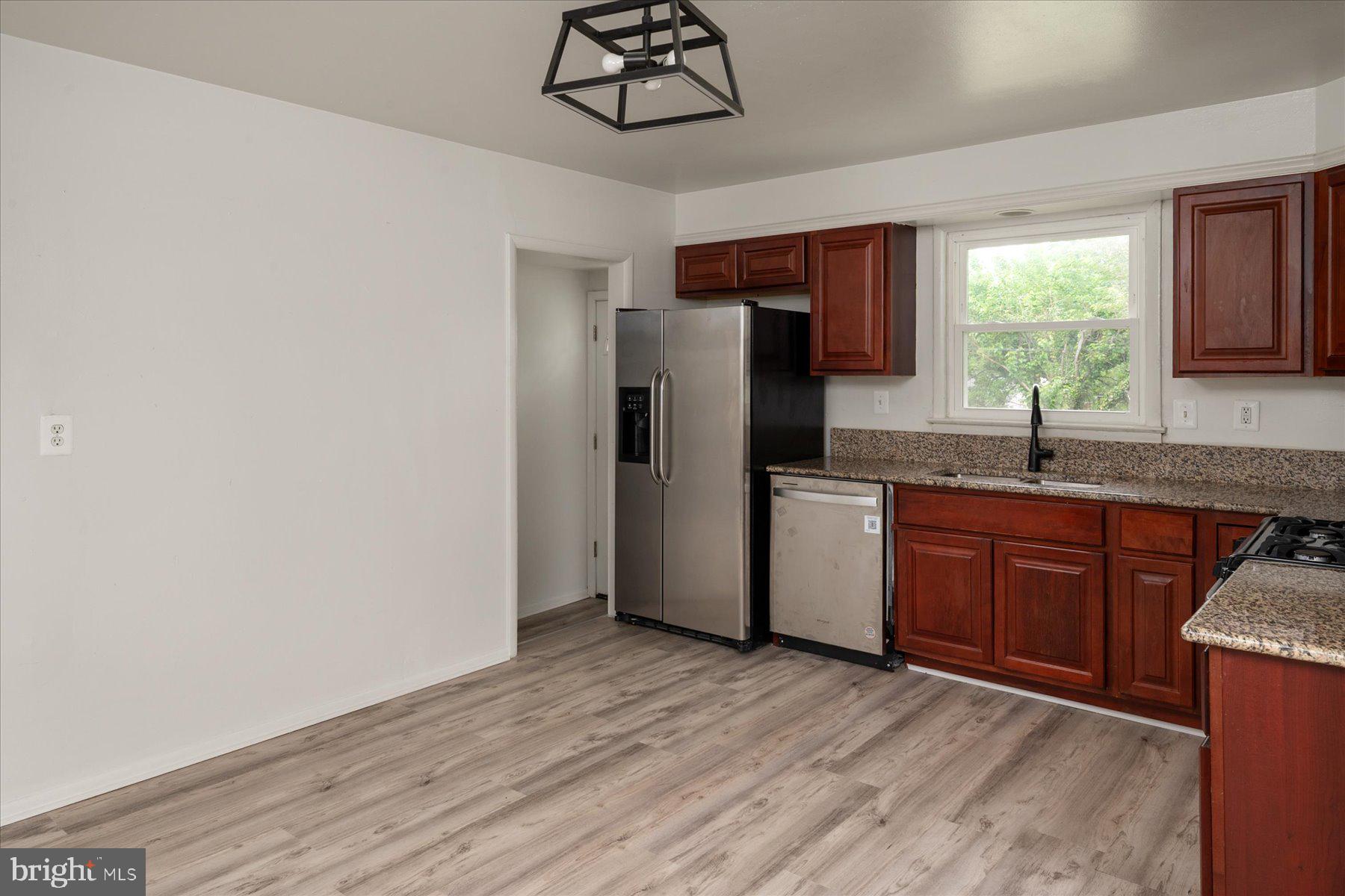 HAMILTON HILLS - Residential