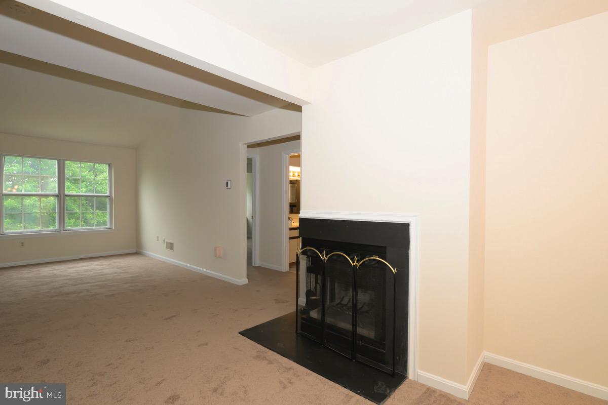 SEVEN OAKS - Residential