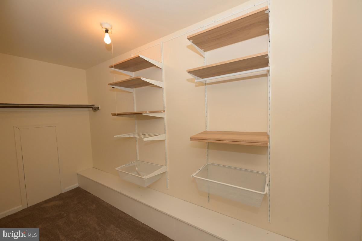 SEVEN OAKS - Residential