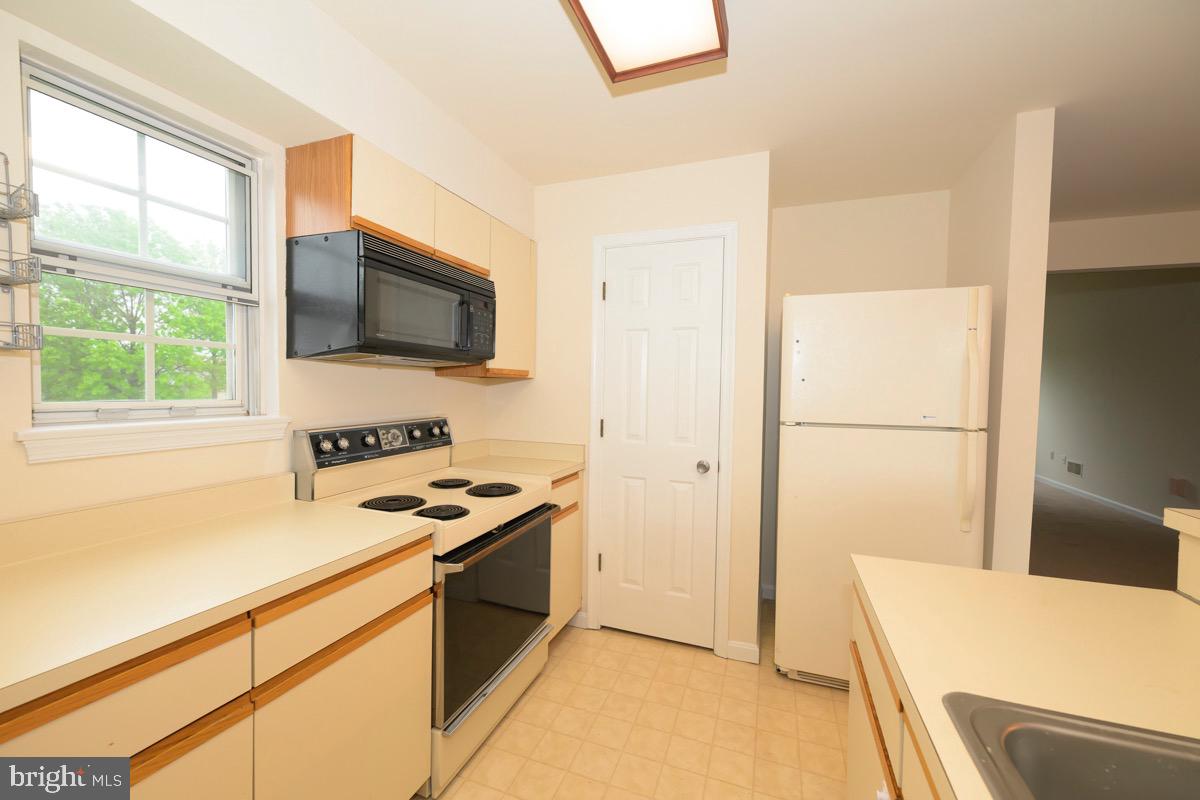 SEVEN OAKS - Residential