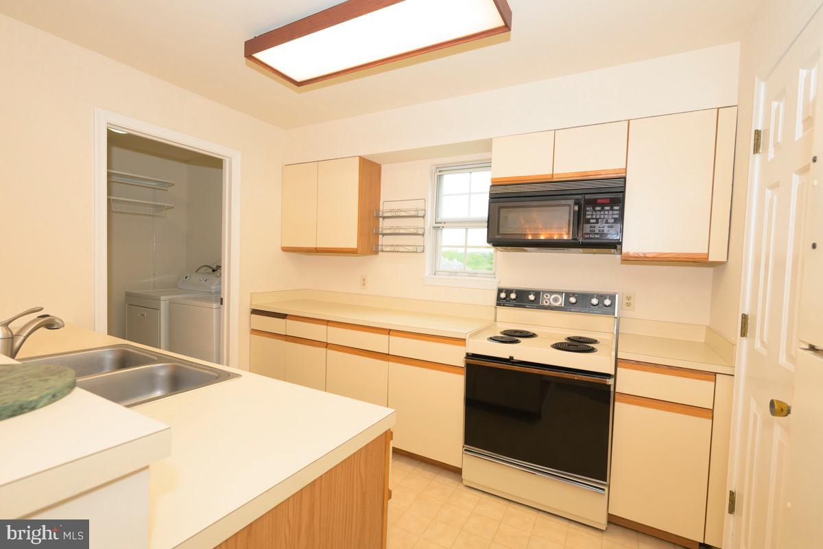 SEVEN OAKS - Residential