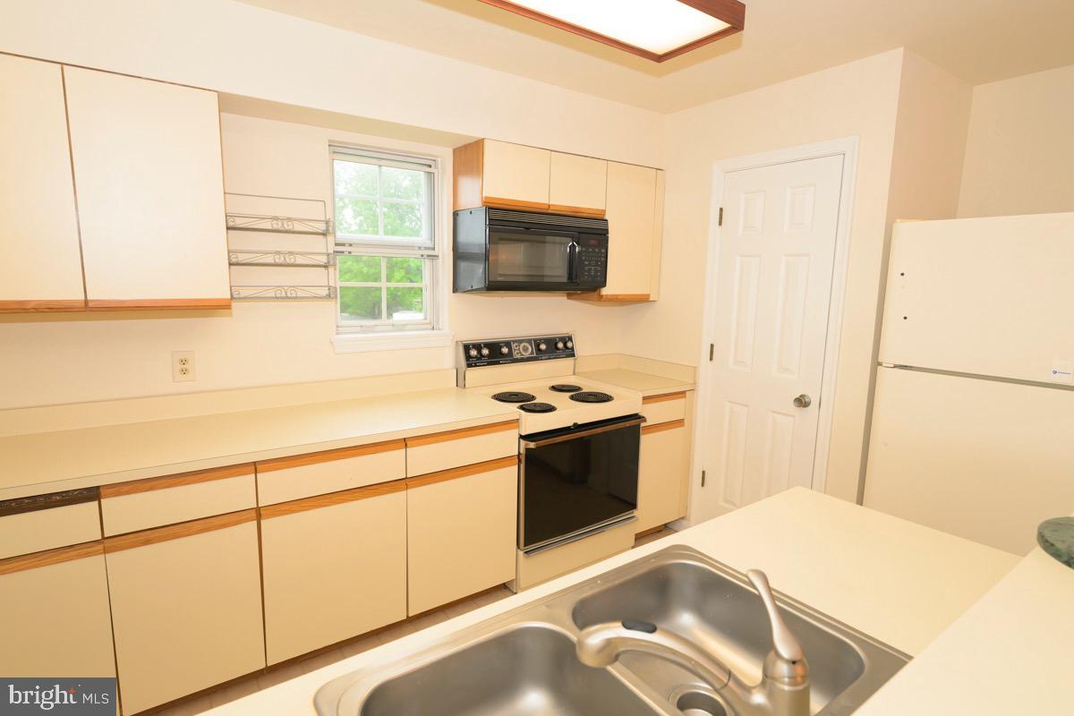 SEVEN OAKS - Residential