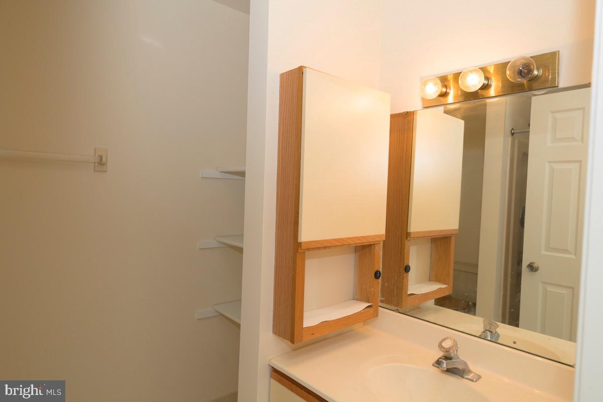 SEVEN OAKS - Residential