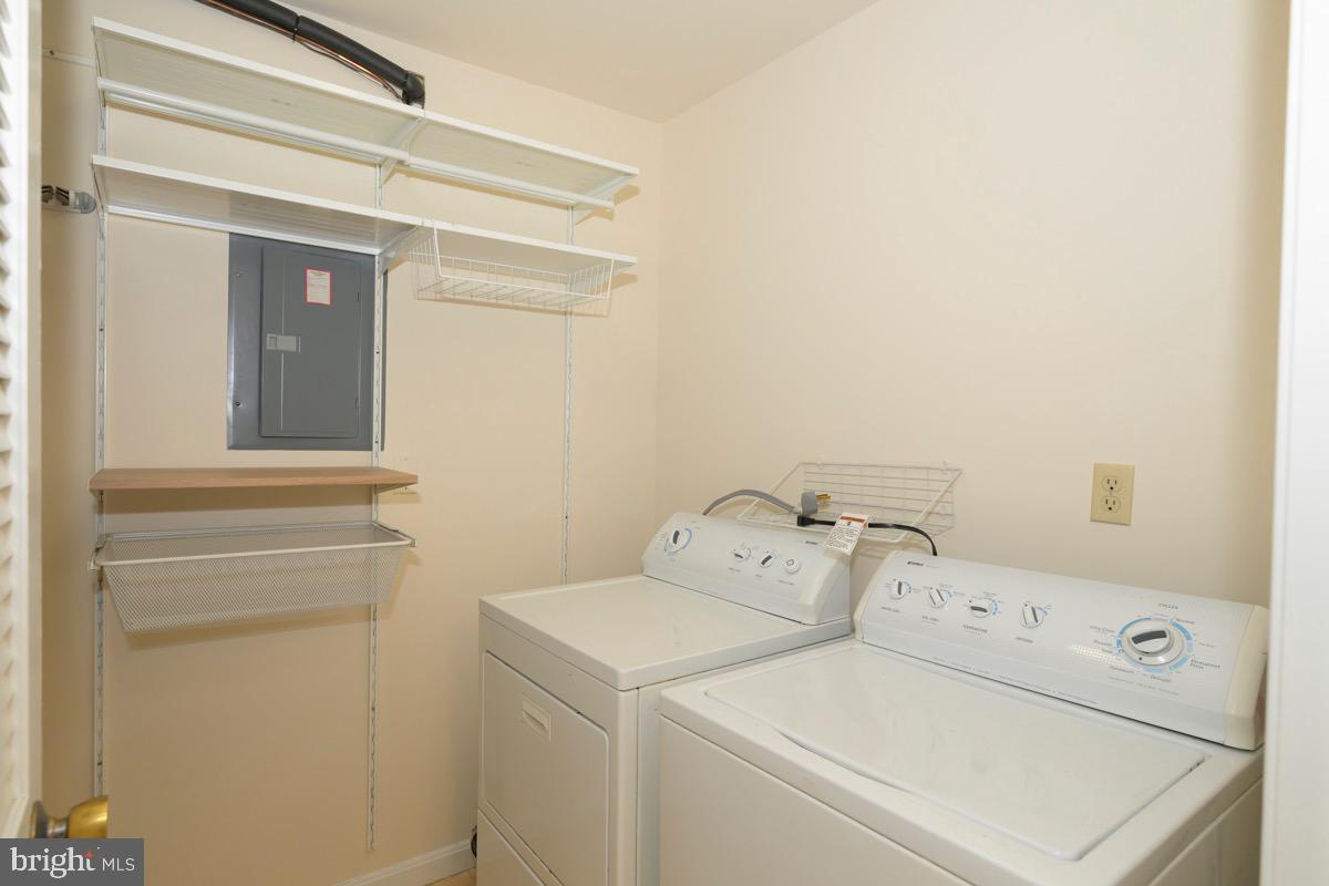 SEVEN OAKS - Residential