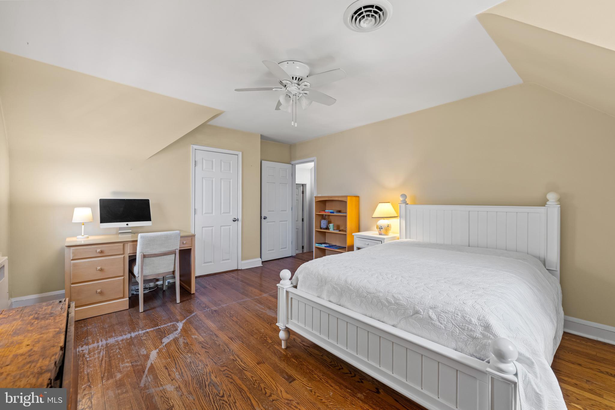 ROLAND PARK - Residential