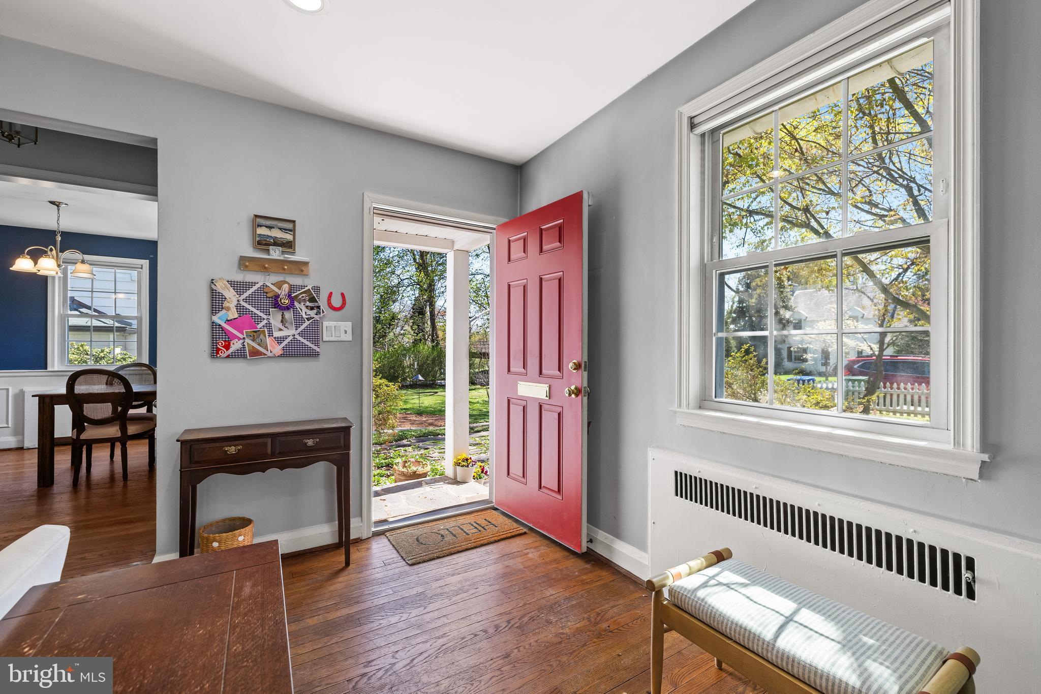 702 W MELROSE AVENUE