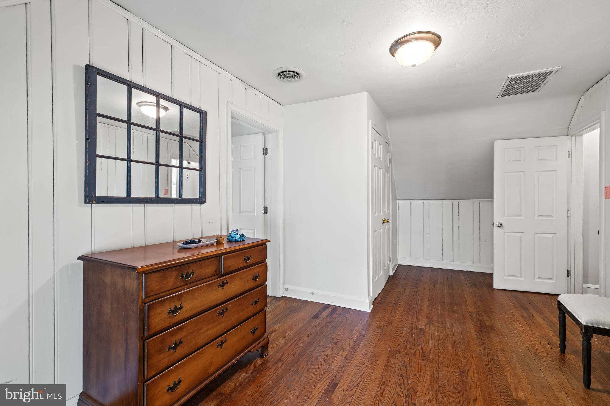 ROLAND PARK - Residential